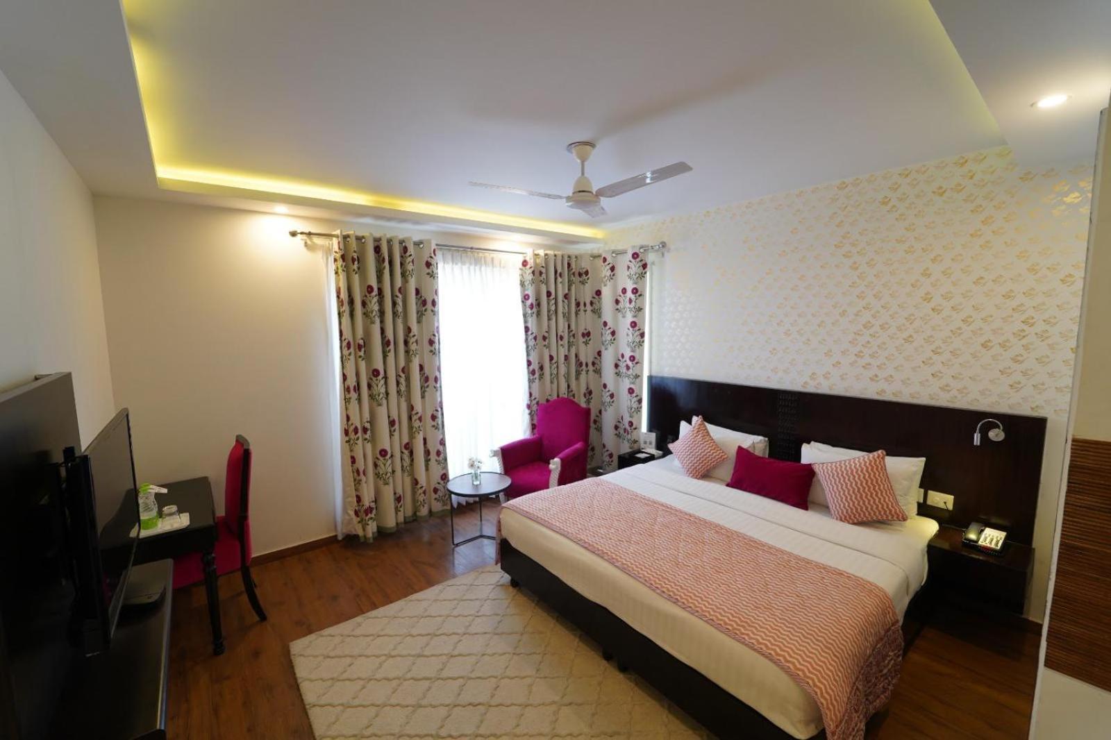 Rockland Hotel, C.R Park Yeni Delhi Dış mekan fotoğraf