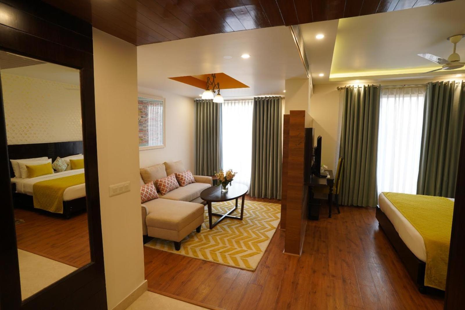 Rockland Hotel, C.R Park Yeni Delhi Dış mekan fotoğraf