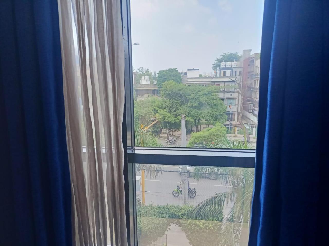 Rockland Hotel, C.R Park Yeni Delhi Dış mekan fotoğraf