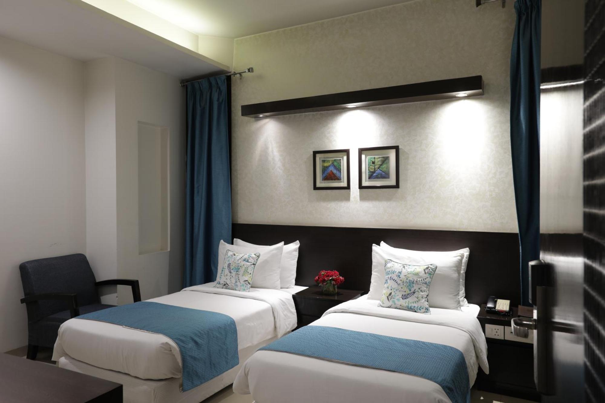 Rockland Hotel, C.R Park Yeni Delhi Dış mekan fotoğraf