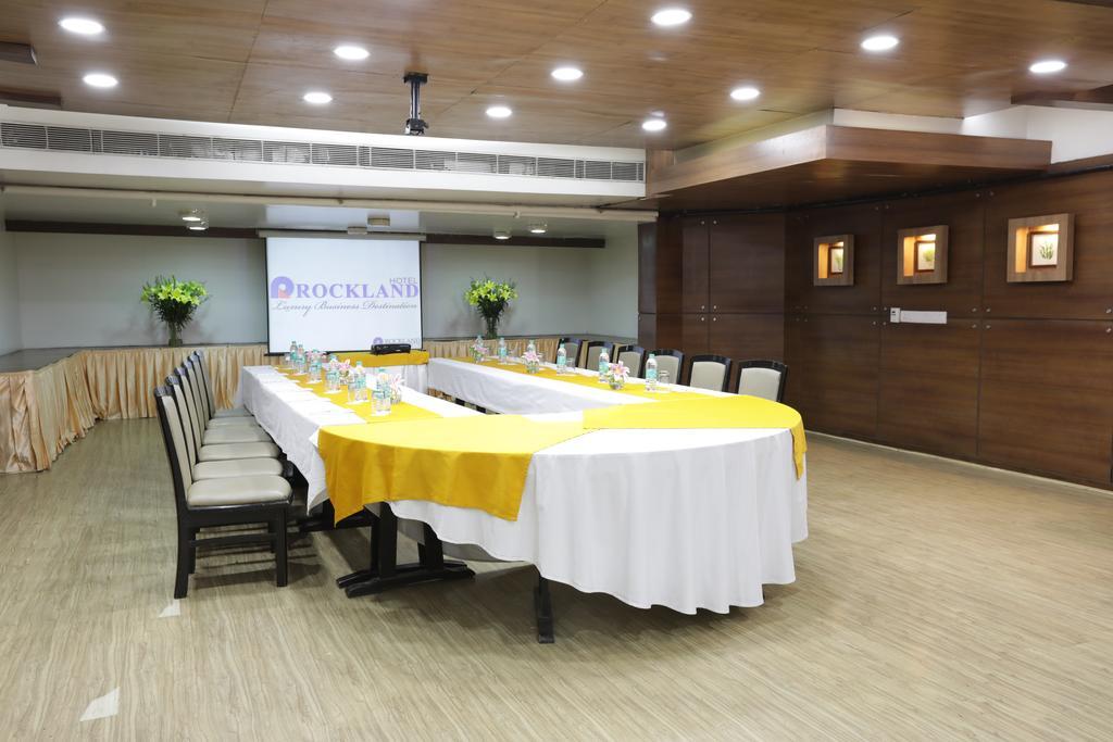Rockland Hotel, C.R Park Yeni Delhi Dış mekan fotoğraf