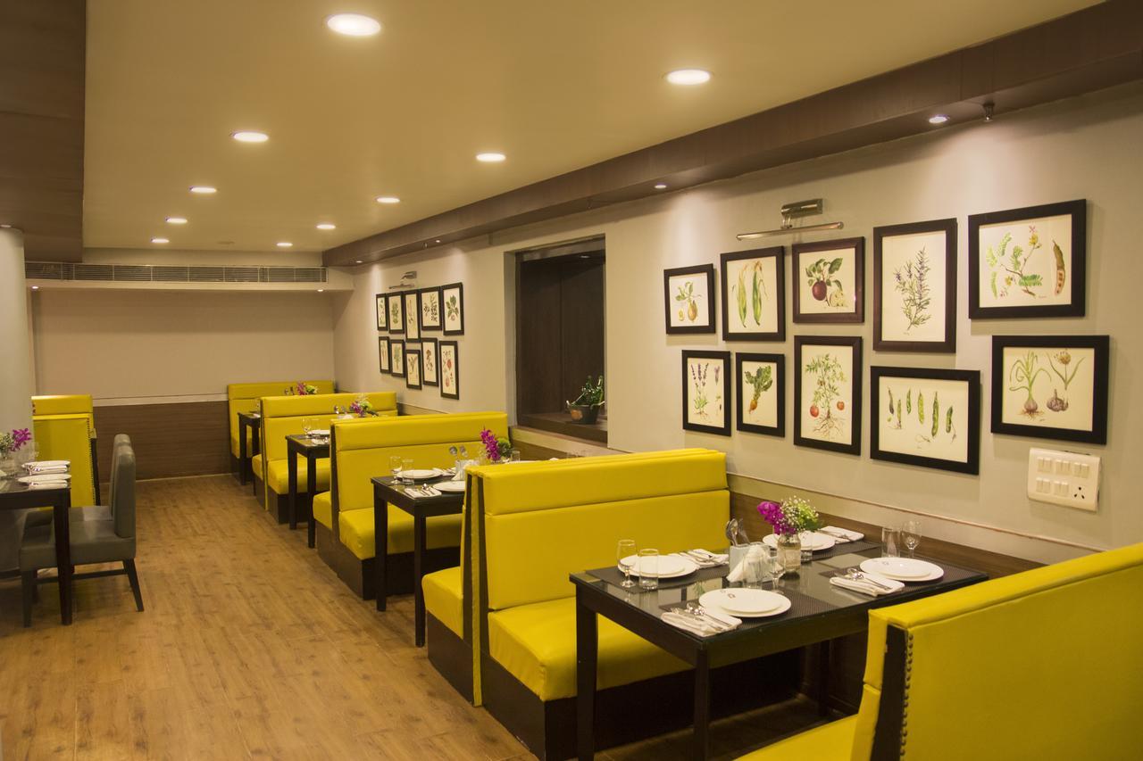 Rockland Hotel, C.R Park Yeni Delhi Dış mekan fotoğraf