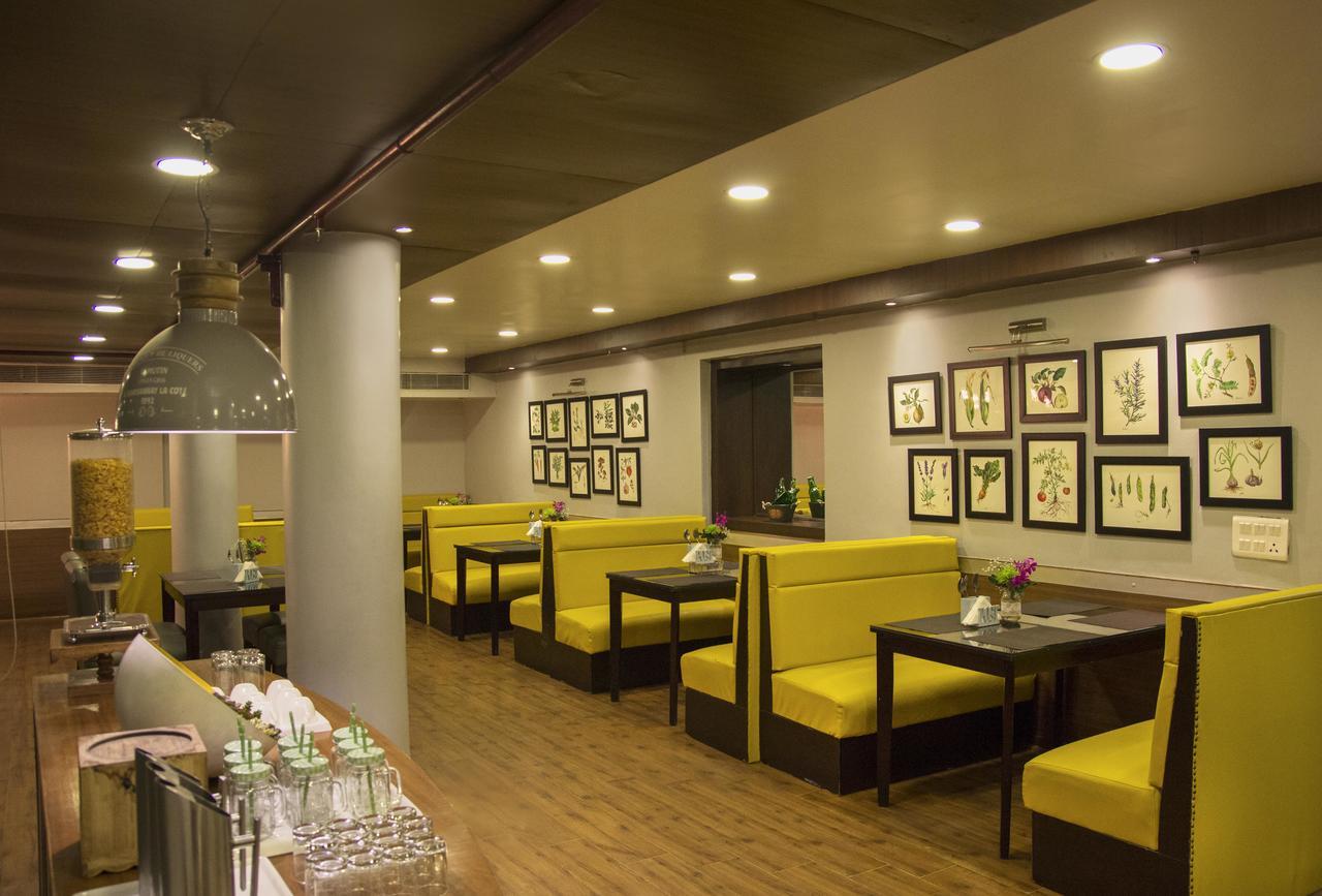 Rockland Hotel, C.R Park Yeni Delhi Dış mekan fotoğraf