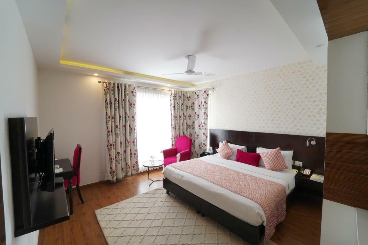 Rockland Hotel, C.R Park Yeni Delhi Dış mekan fotoğraf