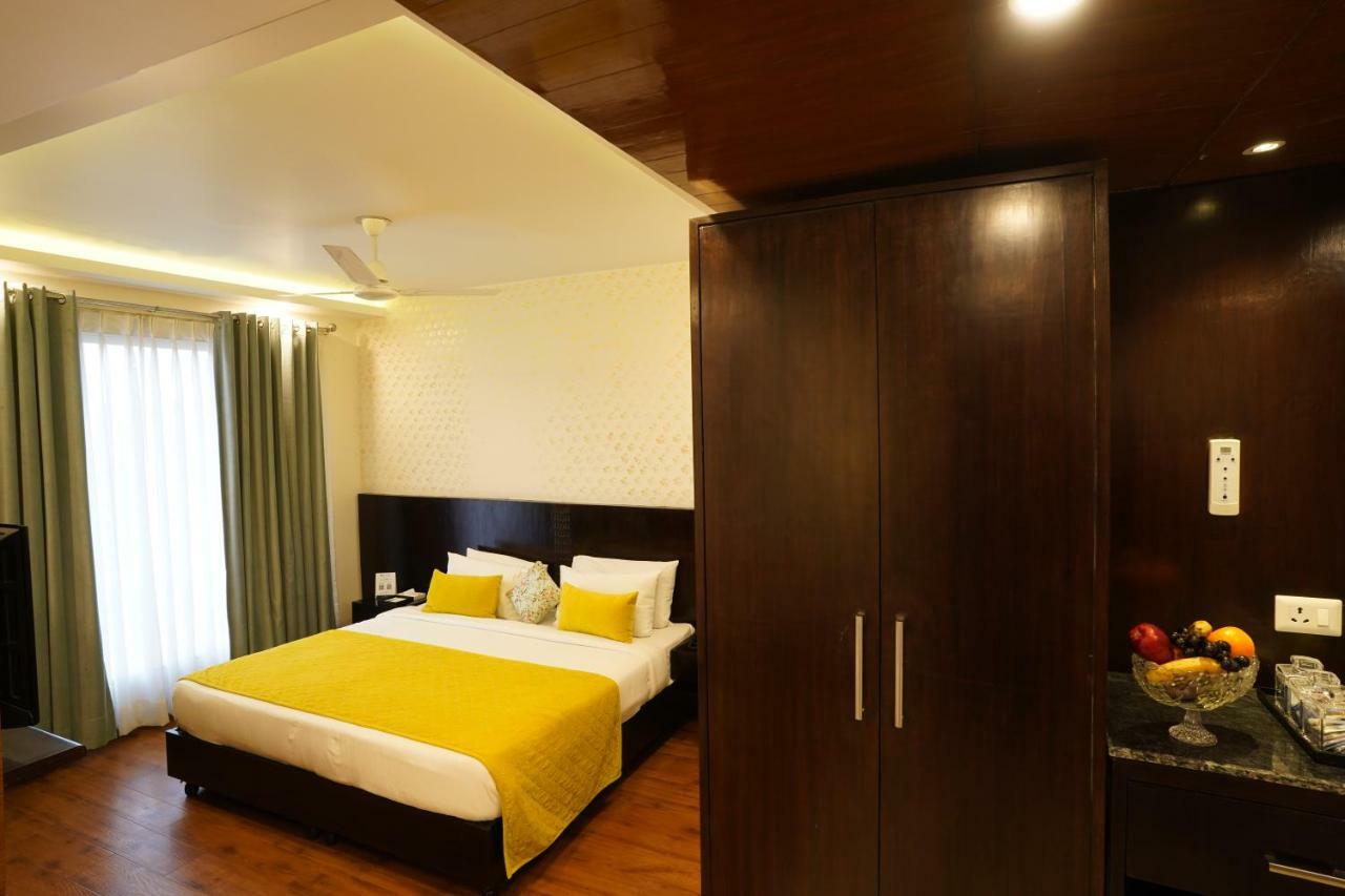 Rockland Hotel, C.R Park Yeni Delhi Dış mekan fotoğraf