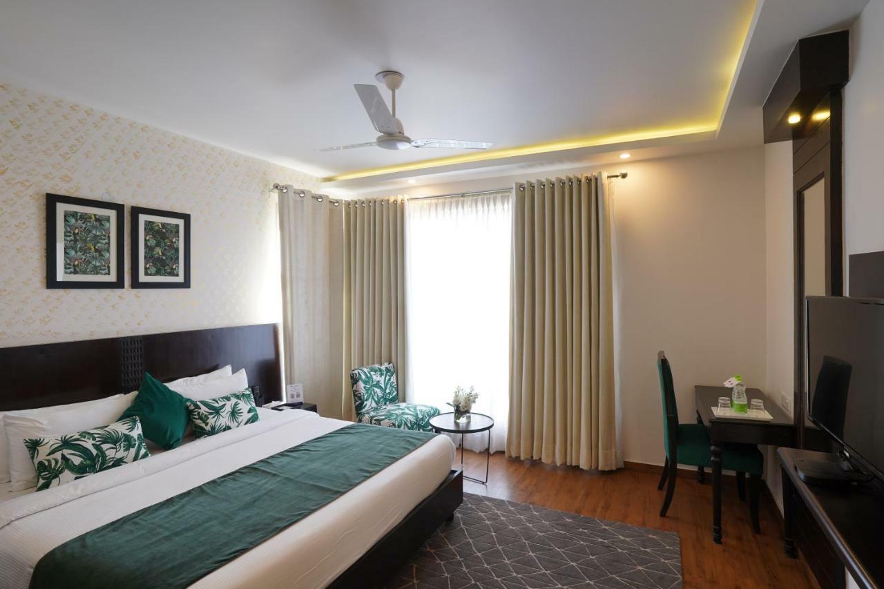 Rockland Hotel, C.R Park Yeni Delhi Dış mekan fotoğraf