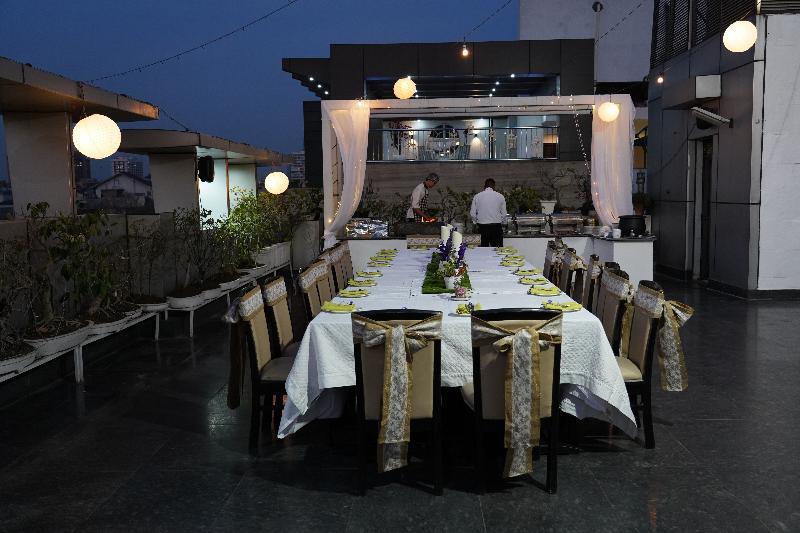 Rockland Hotel, C.R Park Yeni Delhi Dış mekan fotoğraf